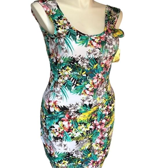 Nicki Minaj Dresses & Skirts - Nicki Minaj ladies Tropical floral stretch open back dress size large NEW